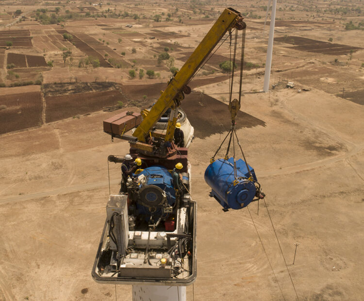Self Hoisting Crane